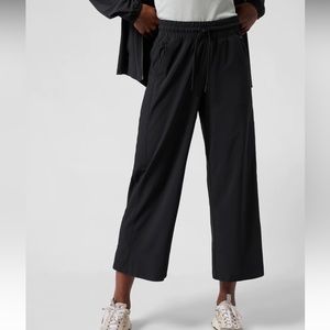 ATHLETA AVENUE WIDE LEG CROP PANT